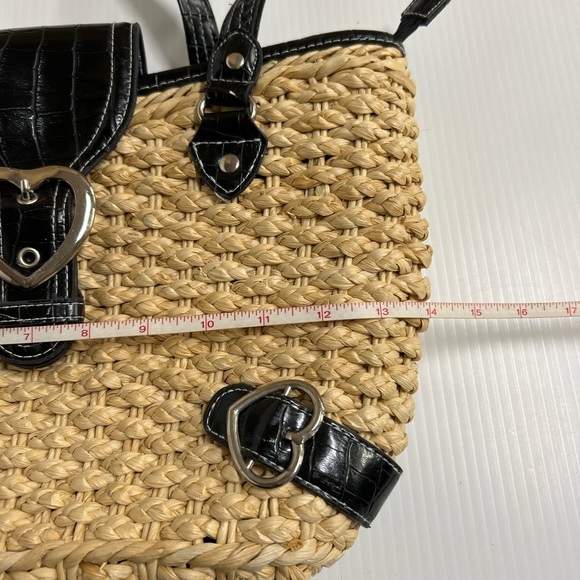 Straw Handbag With Black Leather and Heart Details - Picture 3 of 4